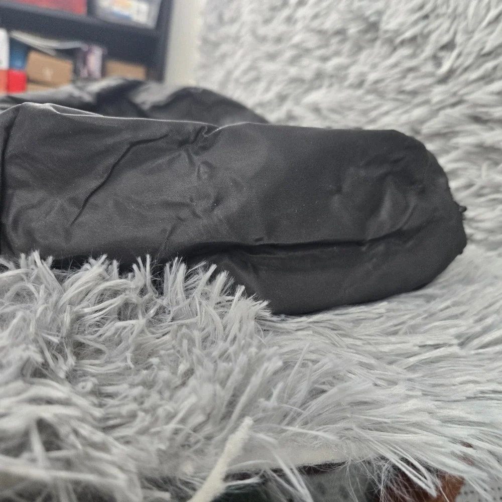 Bronson 16.5 x 8 x 10 Black Nylon Round‎ Small Duffel Bag